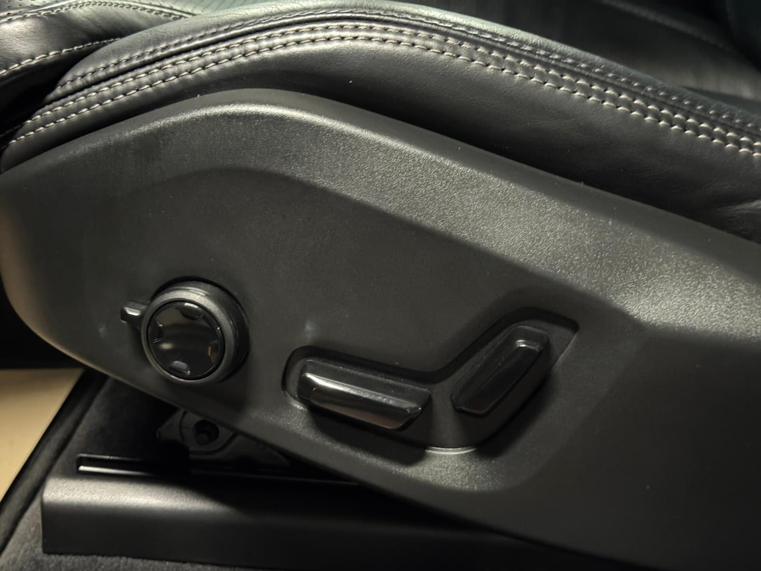 Used Volvo XC60 for sale - 78101155: Photo 38