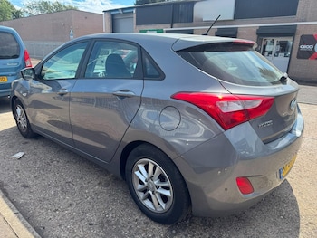 Used Hyundai i30 2014 for sale - 79532643: Photo