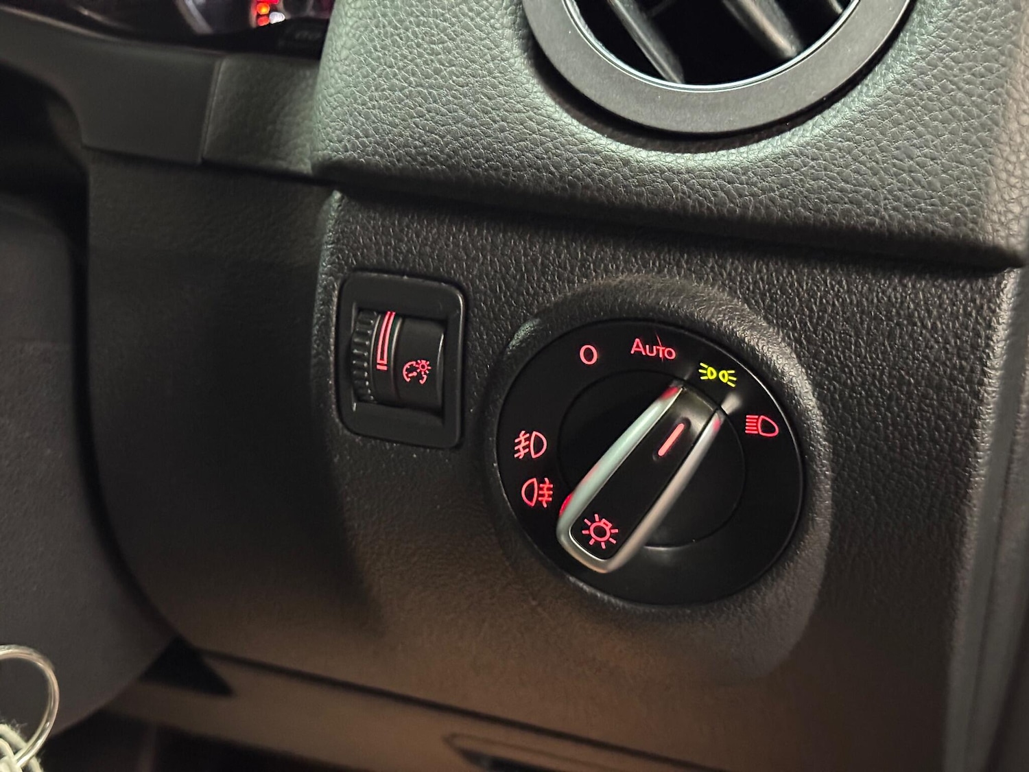 Used Volkswagen Tiguan for sale - 76476561: Photo 32