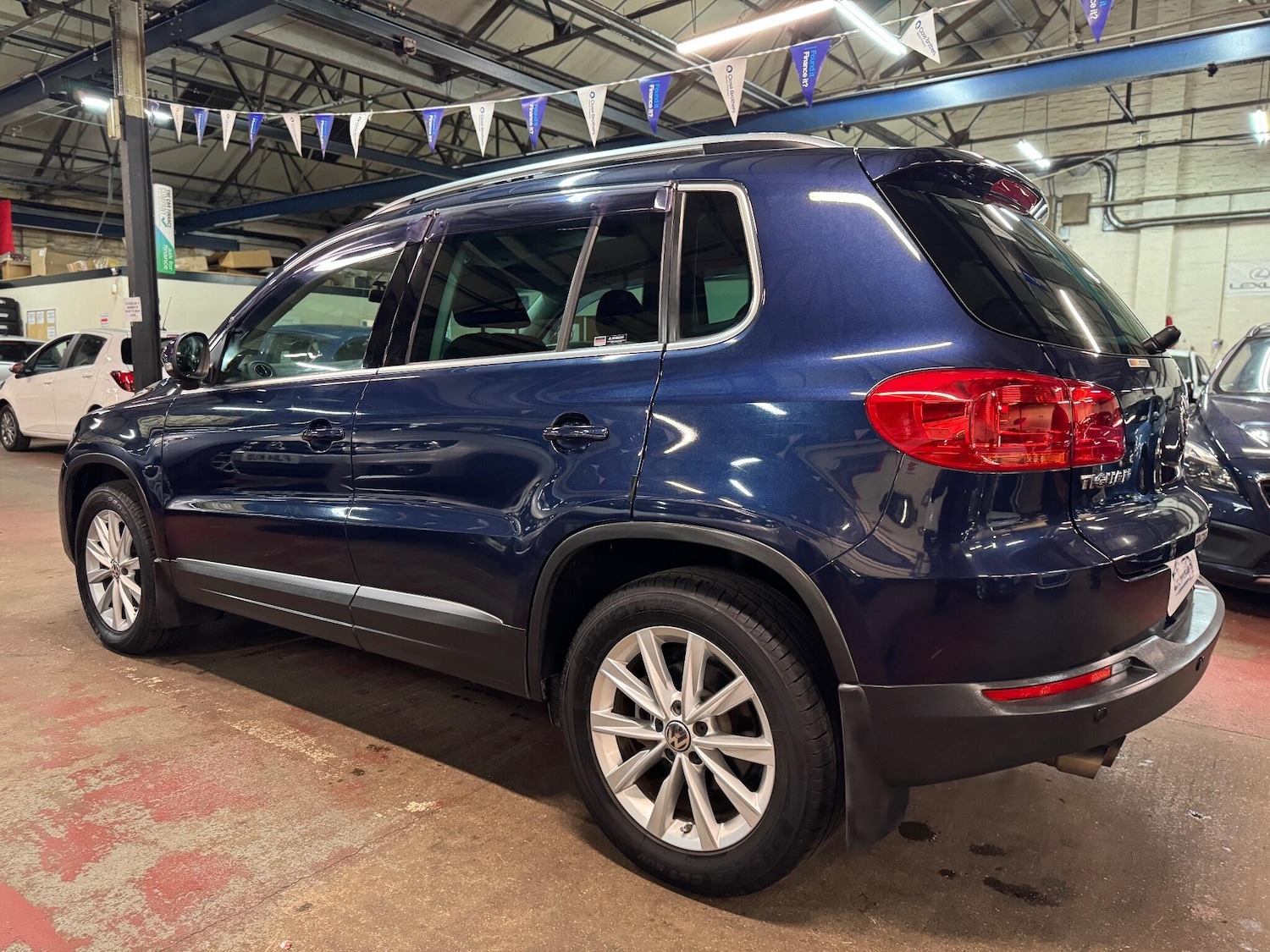 Used Volkswagen Tiguan for sale - 76476561: Photo 6