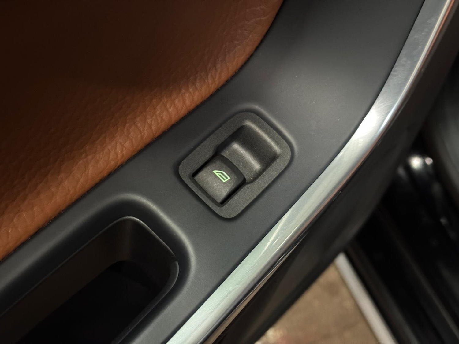 Used Volvo V60 for sale - 77376734: Photo 30