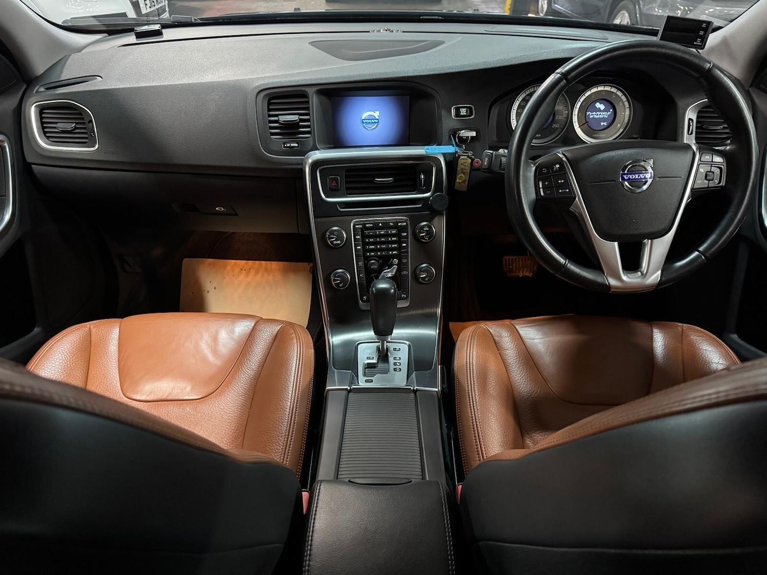 Used Volvo V60 for sale - 77376734: Photo 32