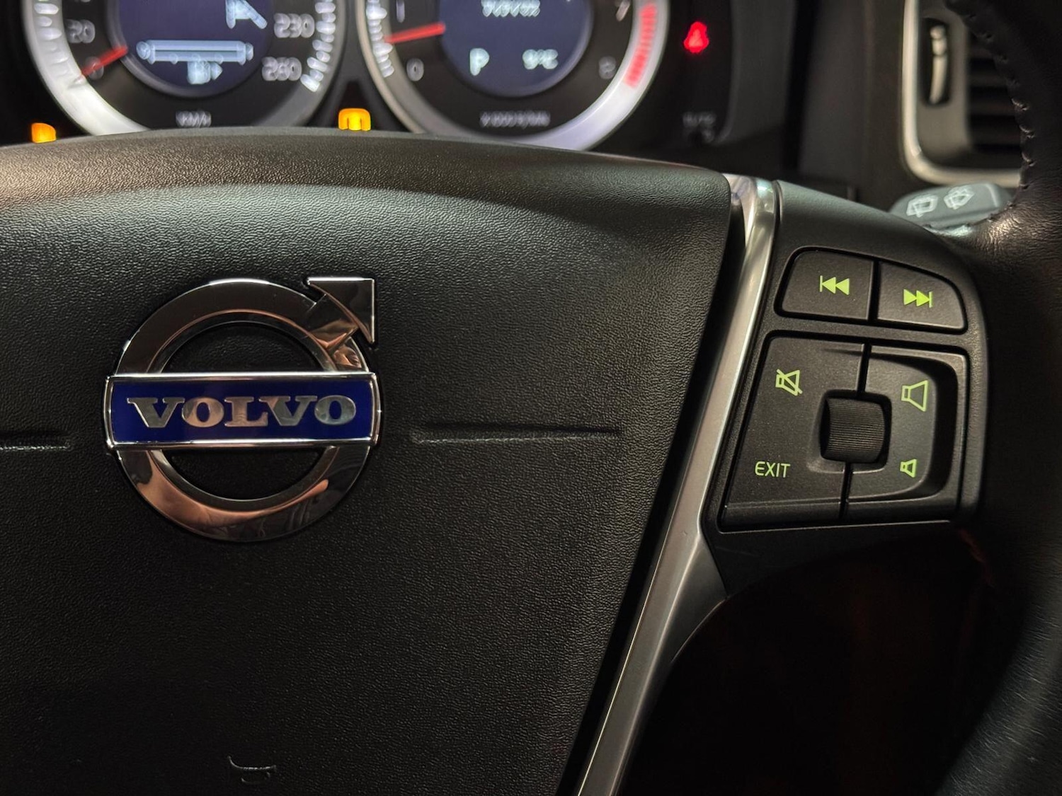 Used Volvo V60 for sale - 77376734: Photo 36