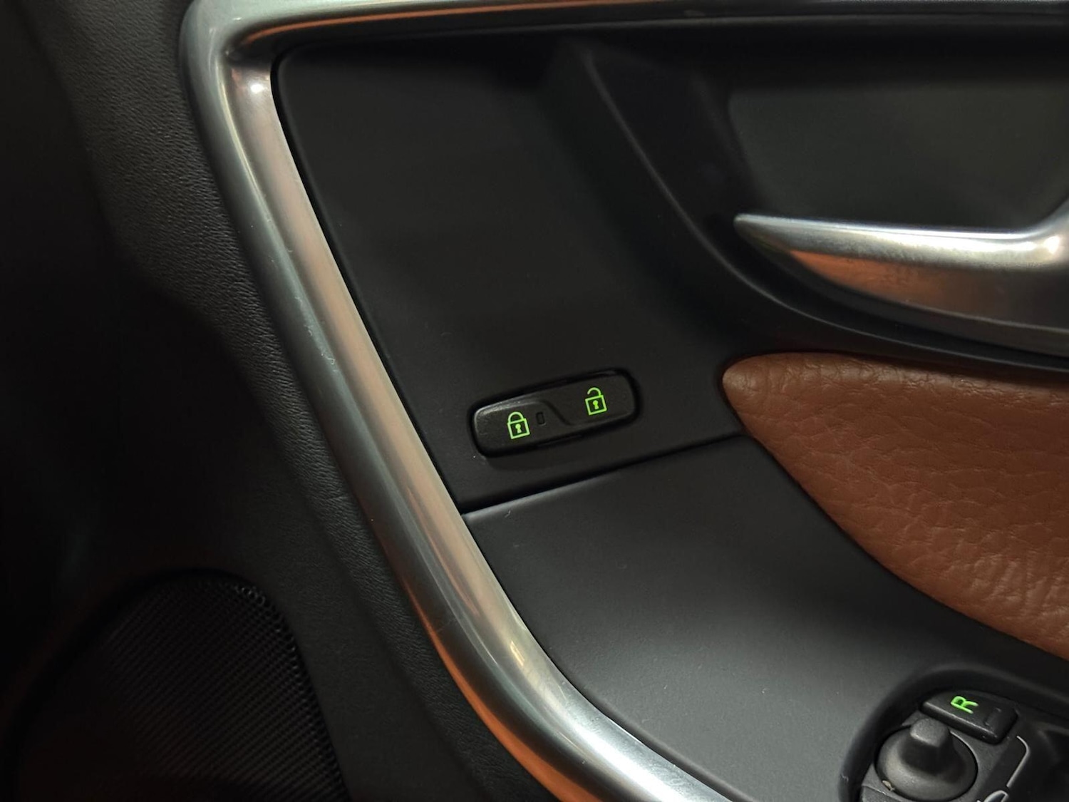 Used Volvo V60 for sale - 77376734: Photo 46