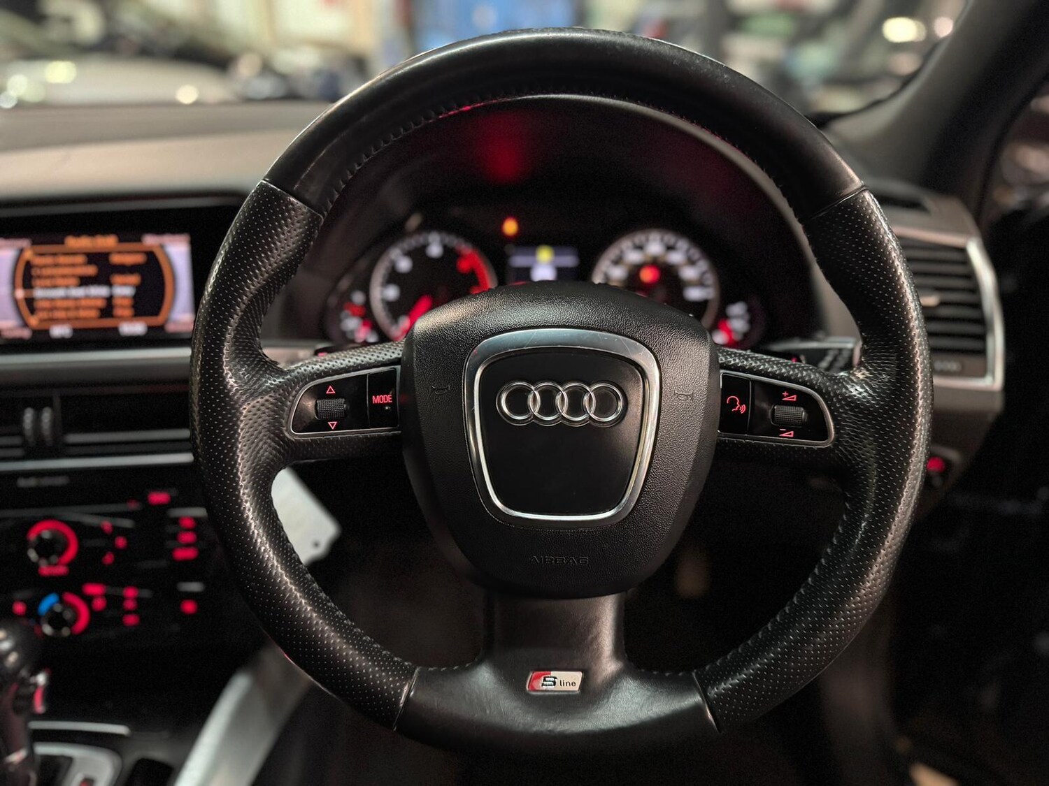 Used Audi Q5 2011 for sale - 76855894: Photo 41