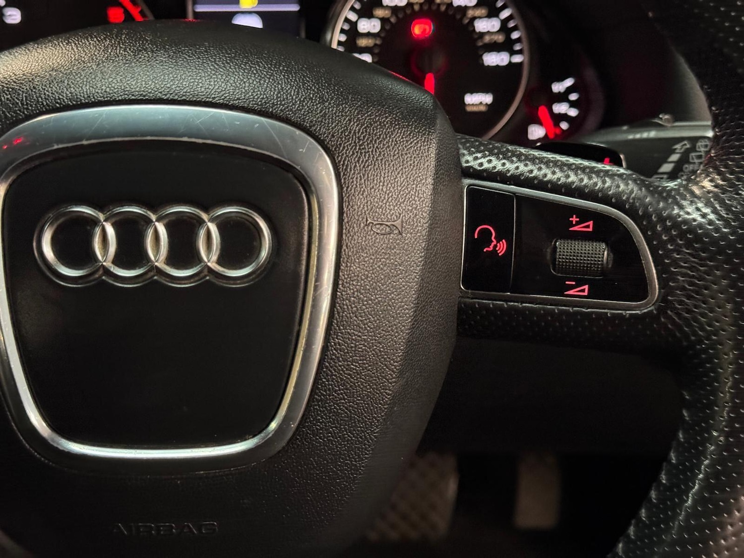 Used Audi Q5 2011 for sale - 76855894: Photo 43