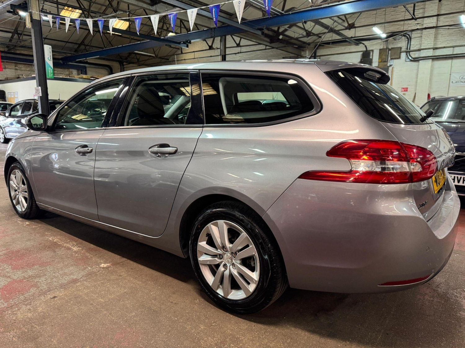 Used Peugeot 308 SW 2017 for sale - 76043376: Photo 6
