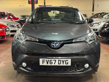 Used Toyota C-HR 2017 for sale - 77050091: Photo