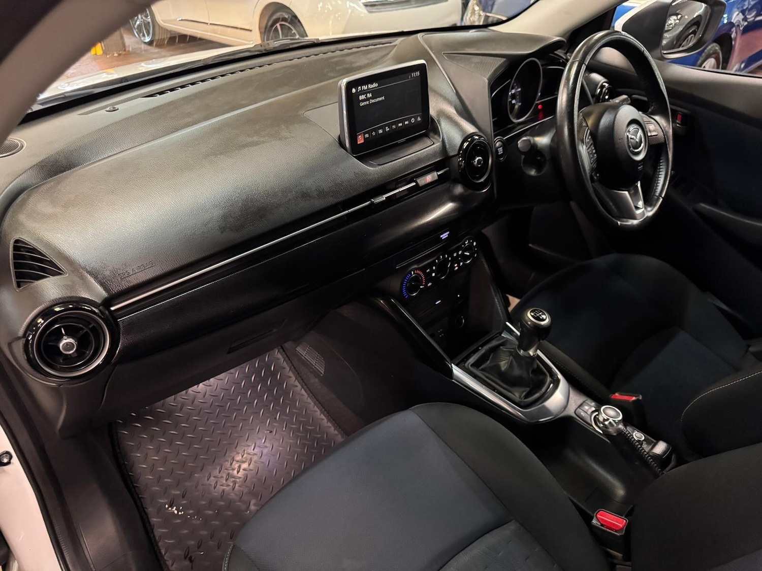 Used Mazda Mazda2 2015 for sale - 78085831: Photo 22