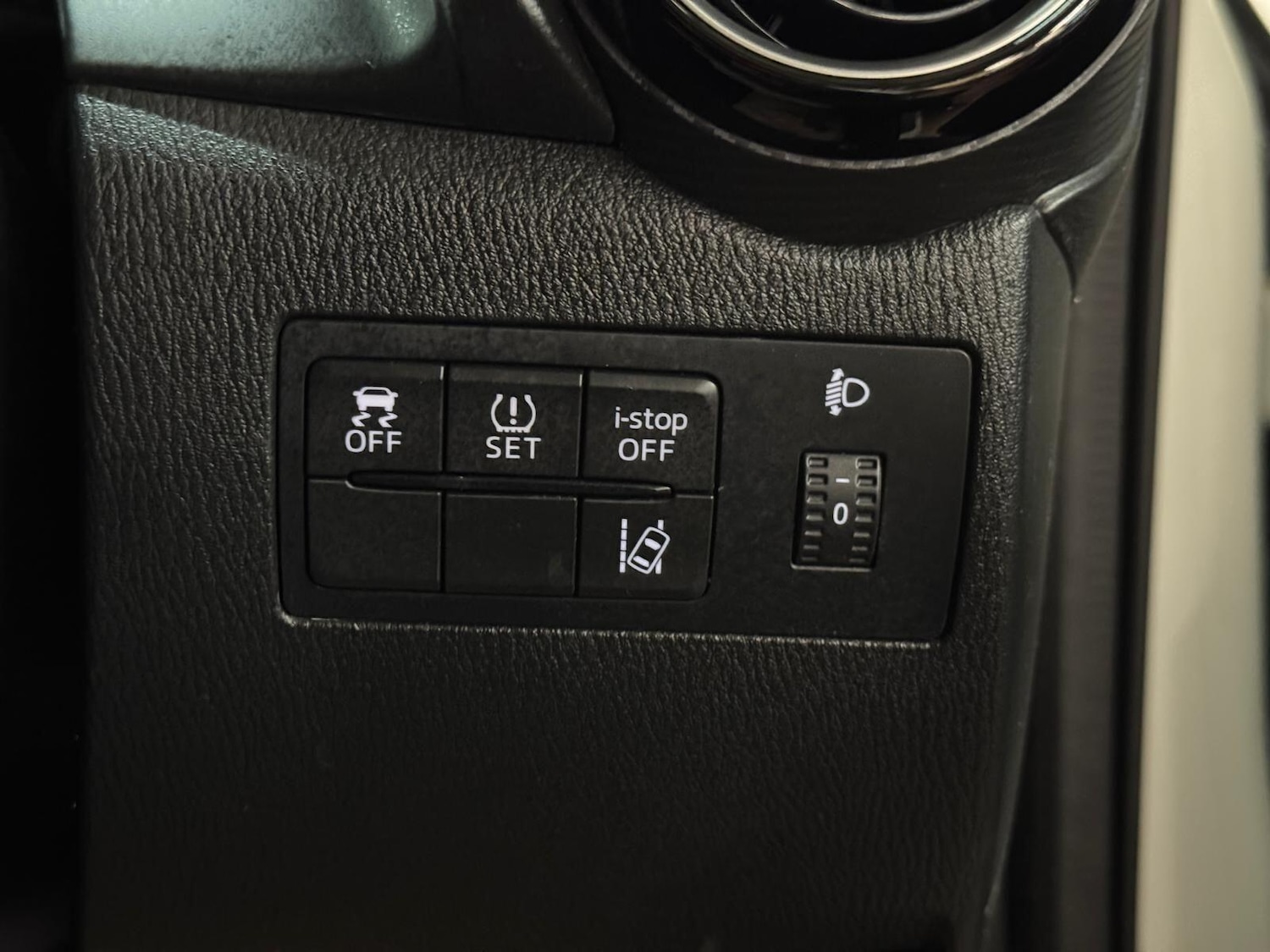 Used Mazda Mazda2 2015 for sale - 78085831: Photo 34