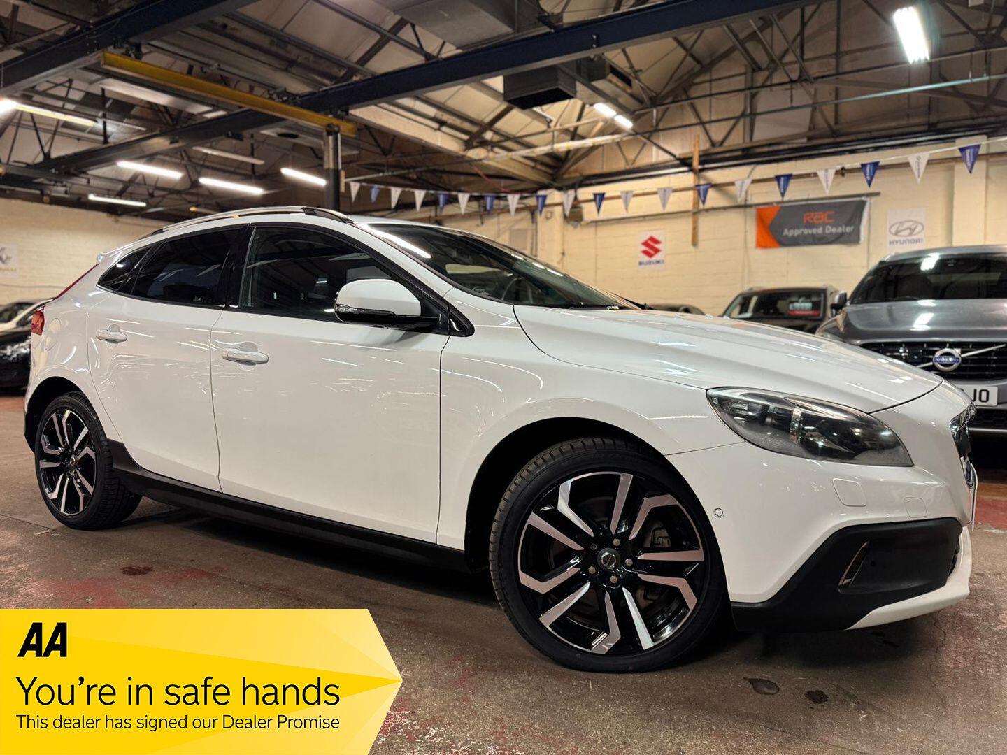 Used Volvo V40 Cross Country for sale - 76899423: Photo 1