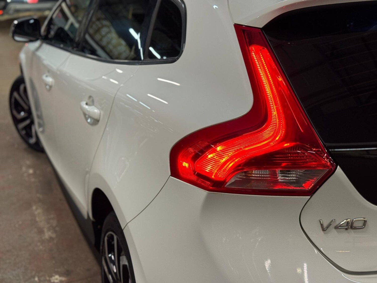 Used Volvo V40 Cross Country for sale - 76899423: Photo 14