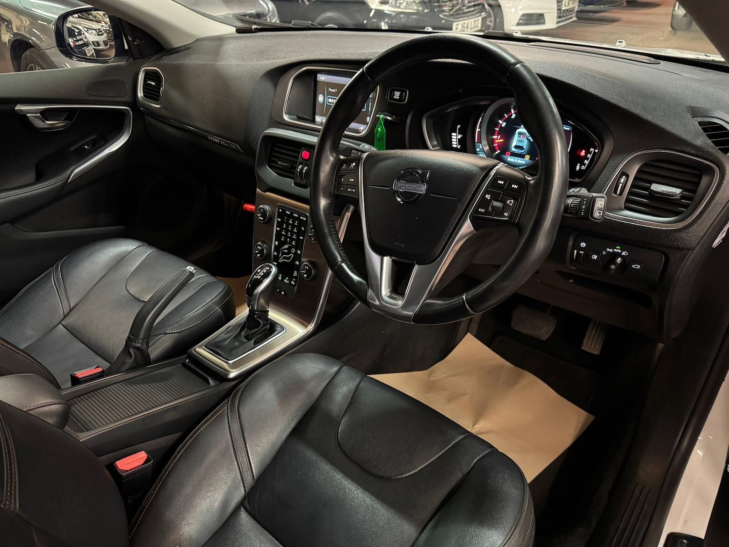 Used Volvo V40 Cross Country for sale - 76899423: Photo 19