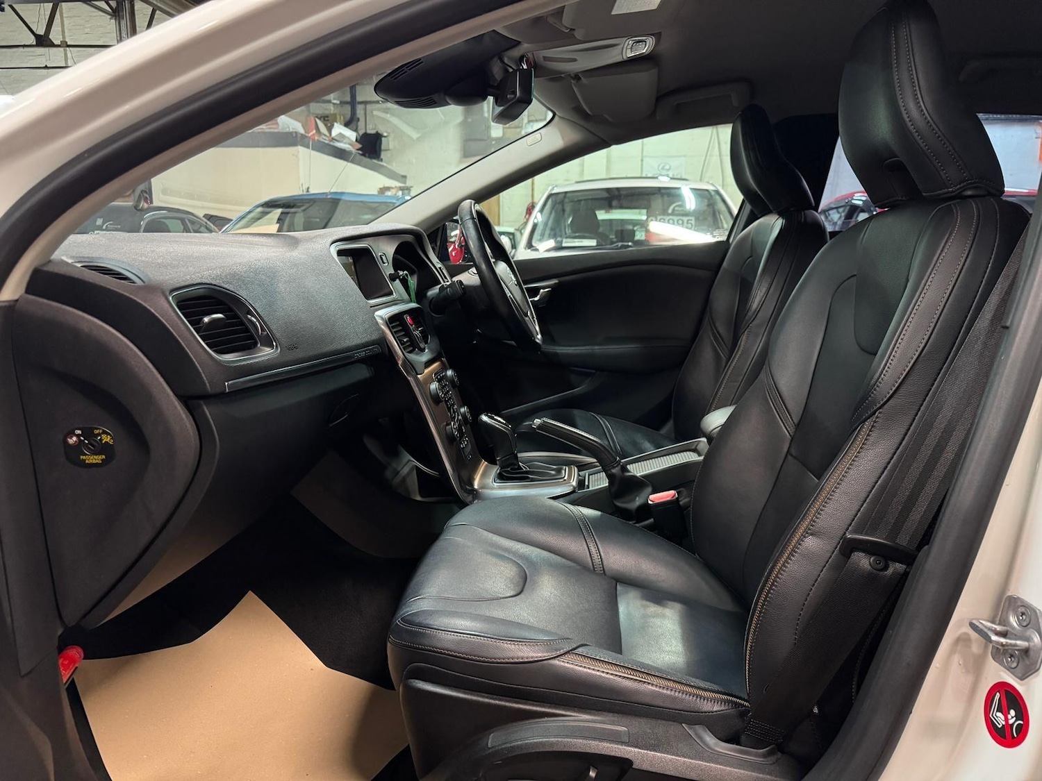 Used Volvo V40 Cross Country for sale - 76899423: Photo 21