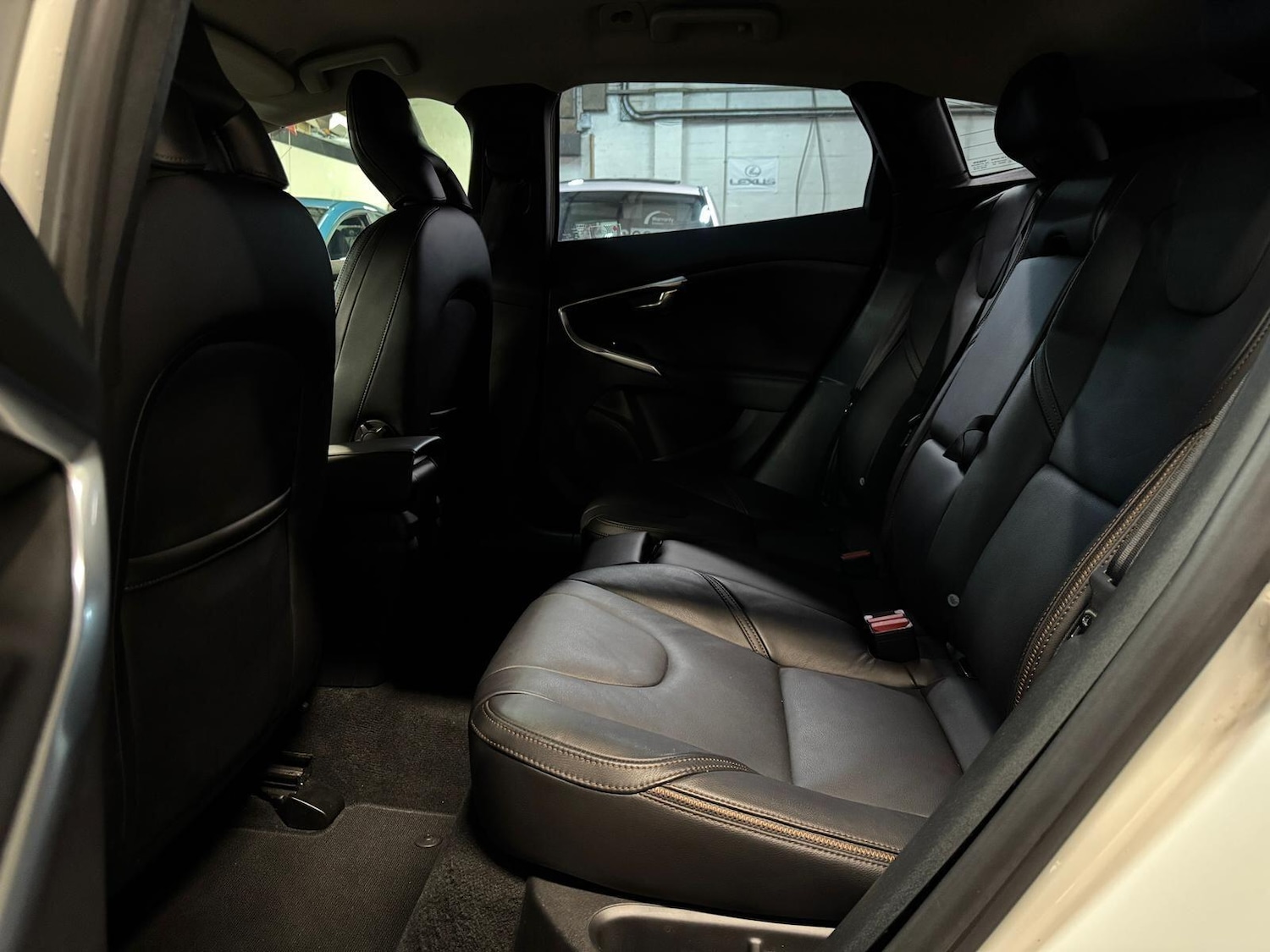 Used Volvo V40 Cross Country for sale - 76899423: Photo 27