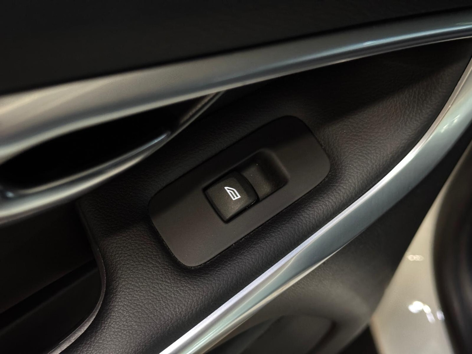 Used Volvo V40 Cross Country for sale - 76899423: Photo 32