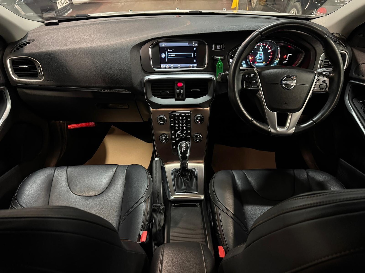 Used Volvo V40 Cross Country for sale - 76899423: Photo 33