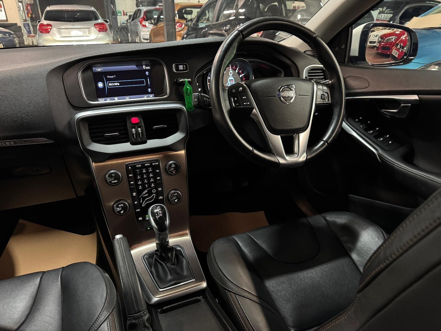 Used Volvo V40 Cross Country for sale - 76899423: Photo 34