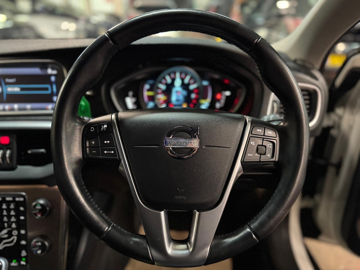 Used Volvo V40 Cross Country for sale - 76899423: Photo 35