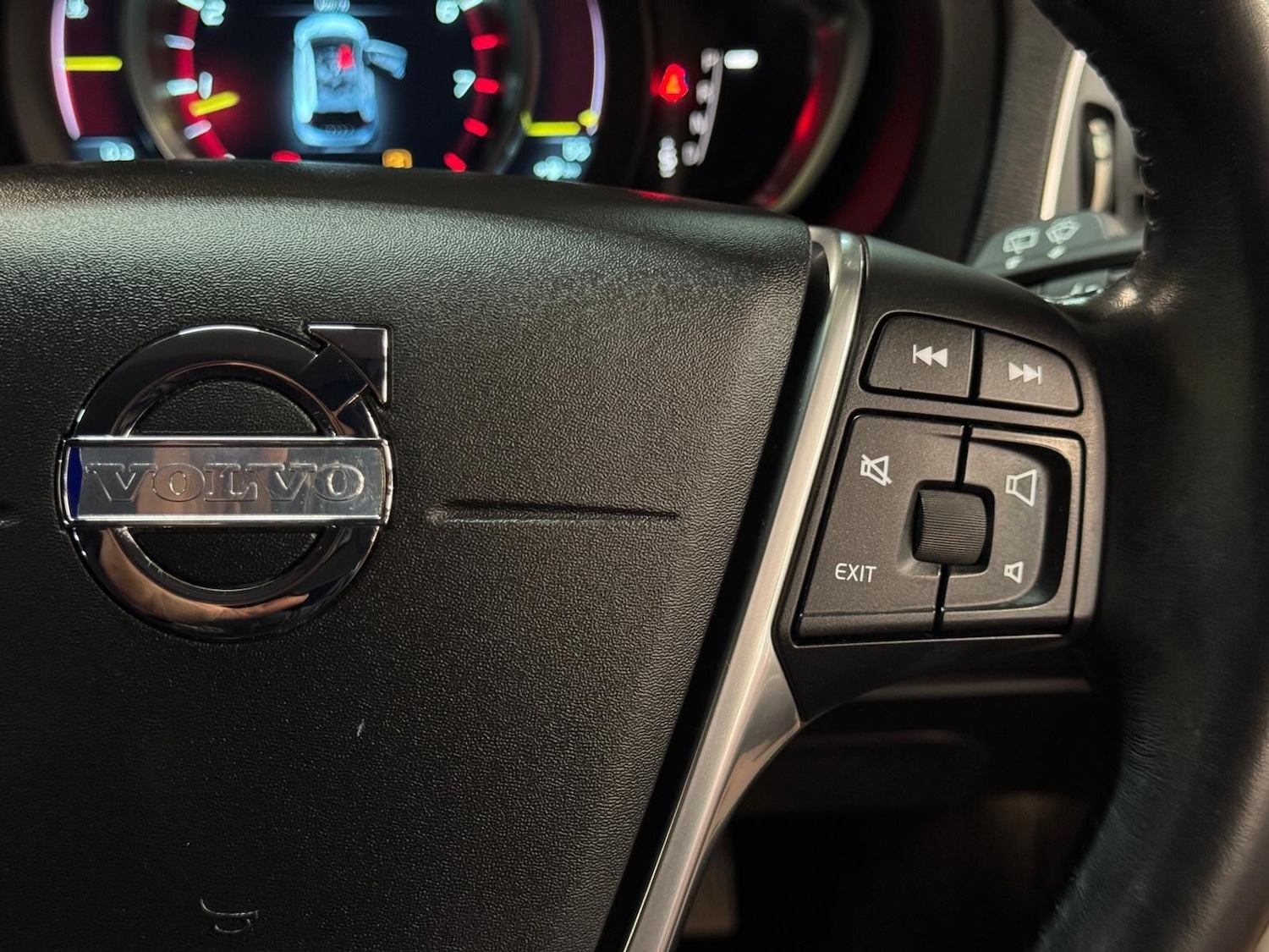 Used Volvo V40 Cross Country for sale - 76899423: Photo 36