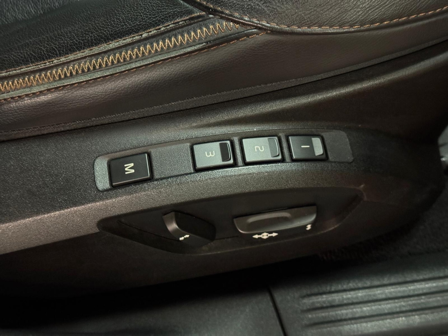 Used Volvo V40 Cross Country for sale - 76899423: Photo 42