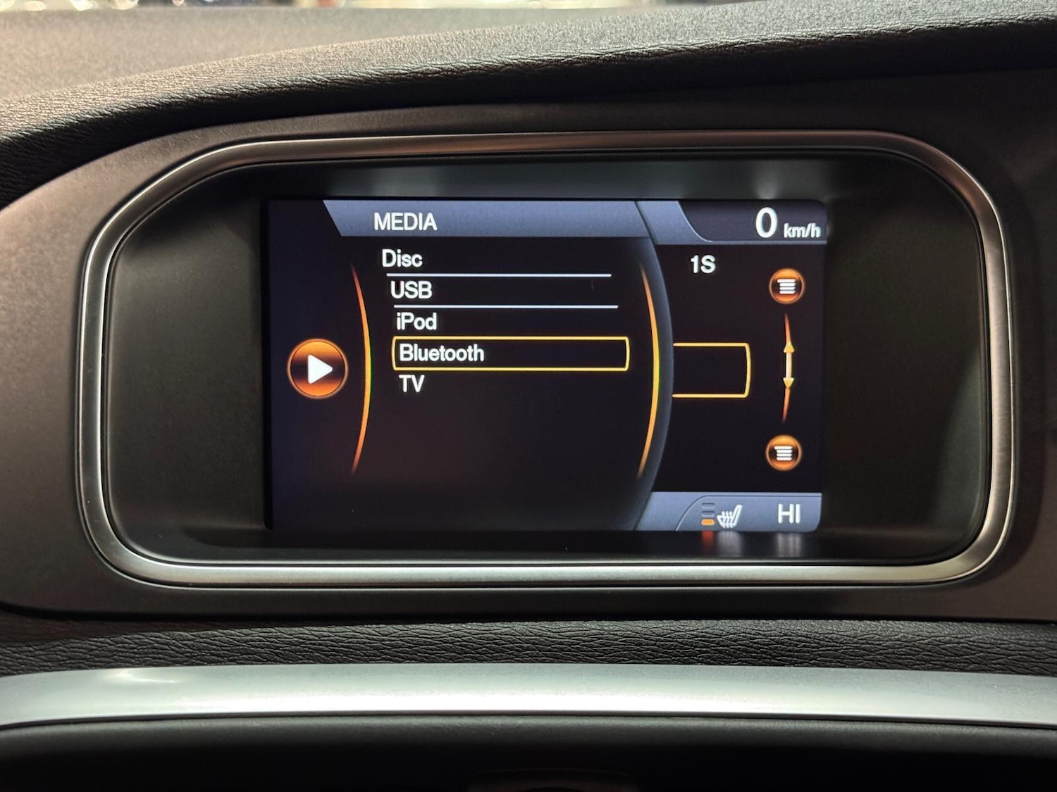 Used Volvo V40 Cross Country for sale - 76899423: Photo 46