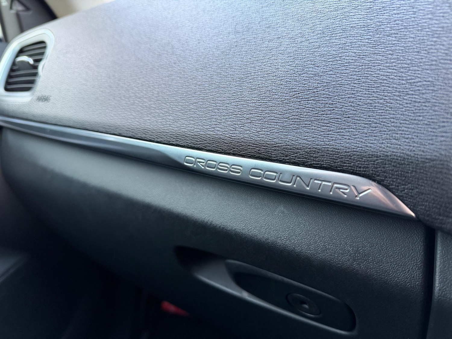 Used Volvo V40 Cross Country for sale - 76899423: Photo 48