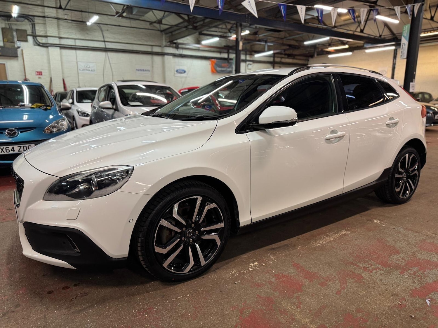 Used Volvo V40 Cross Country for sale - 76899423: Photo 5