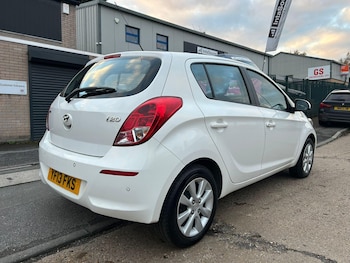 Used Hyundai i20 2013 for sale - 76521801: Photo