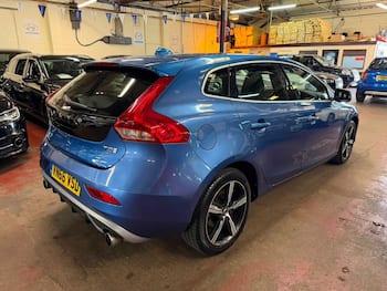 Used Volvo V40 2016 for sale - 79634440: Photo