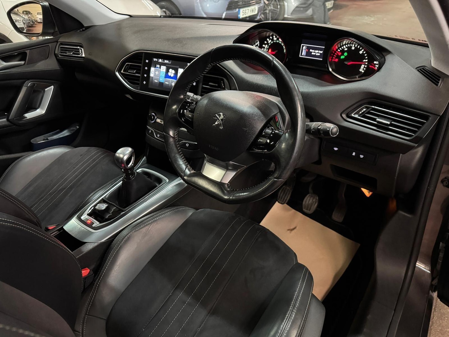 Used Peugeot 308 2014 for sale - 76399079: Photo 18