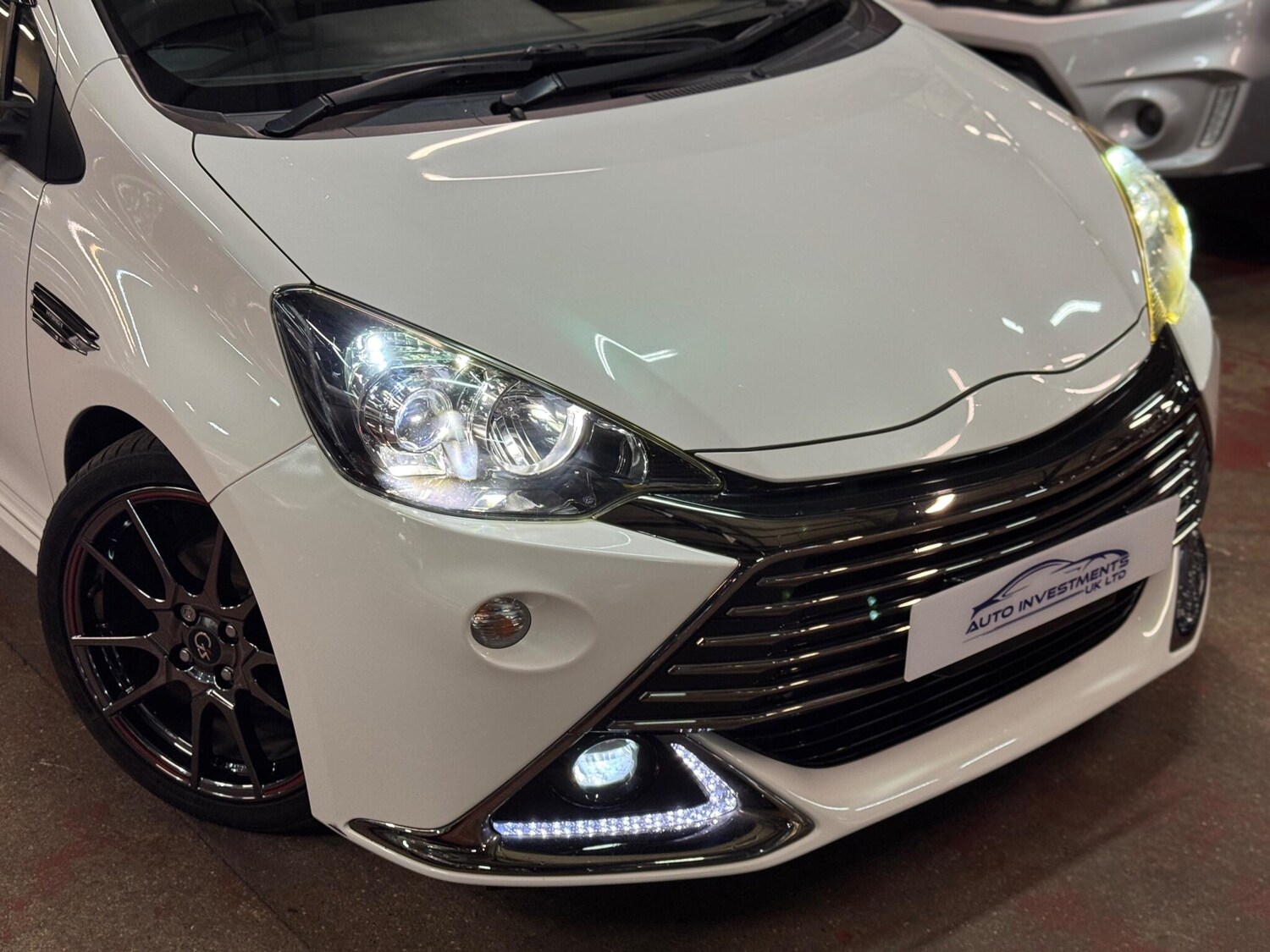 Used Toyota Aqua for sale - 76476560: Photo 10