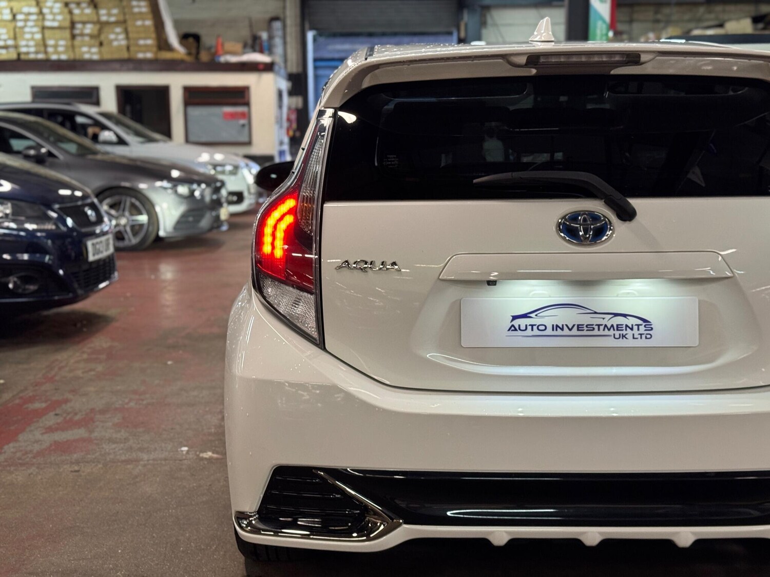 Used Toyota Aqua for sale - 76476560: Photo 14