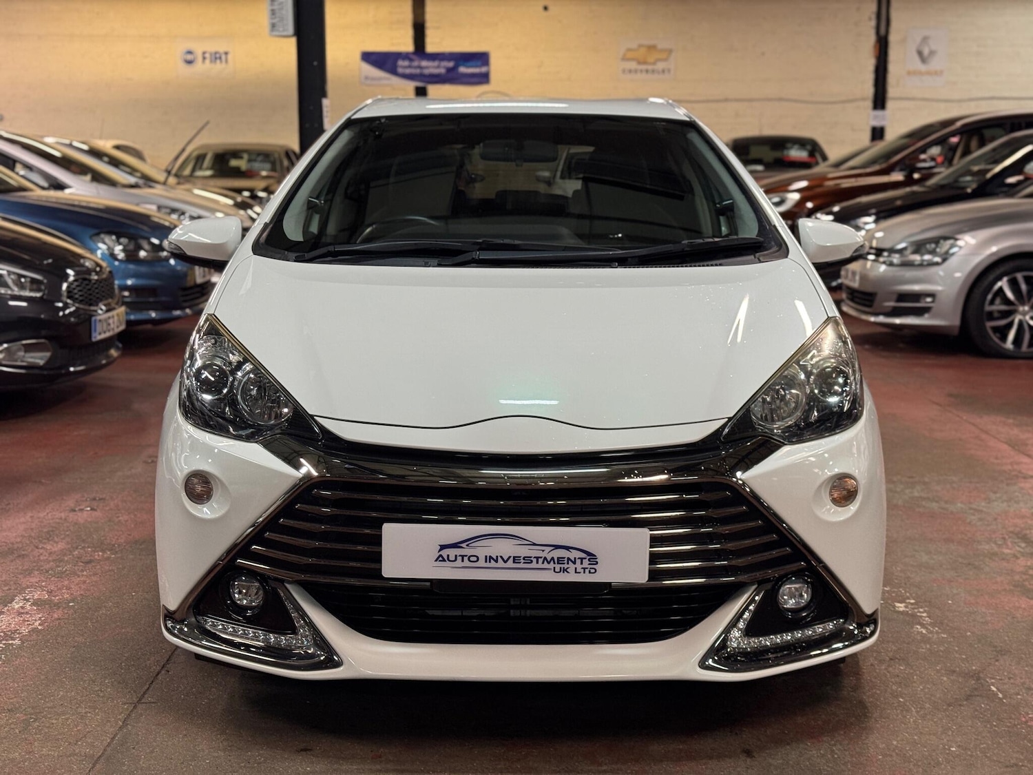 Used Toyota Aqua for sale - 76476560: Photo 2