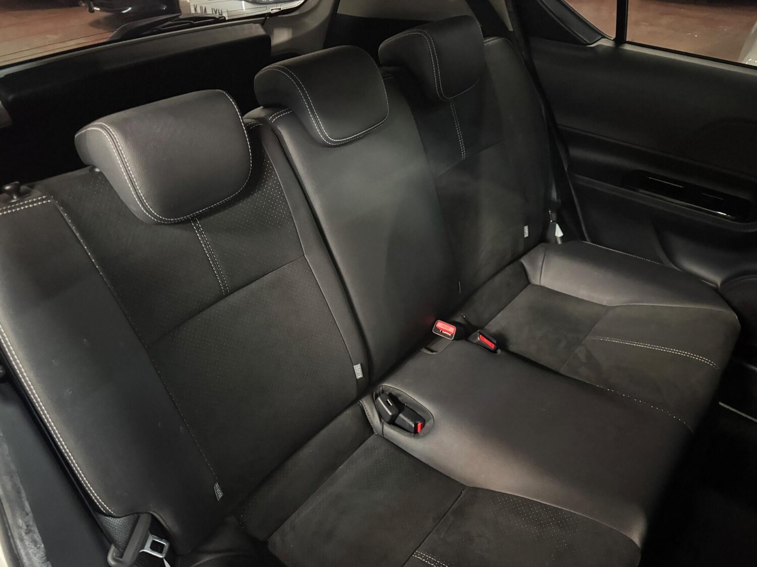 Used Toyota Aqua for sale - 76476560: Photo 27