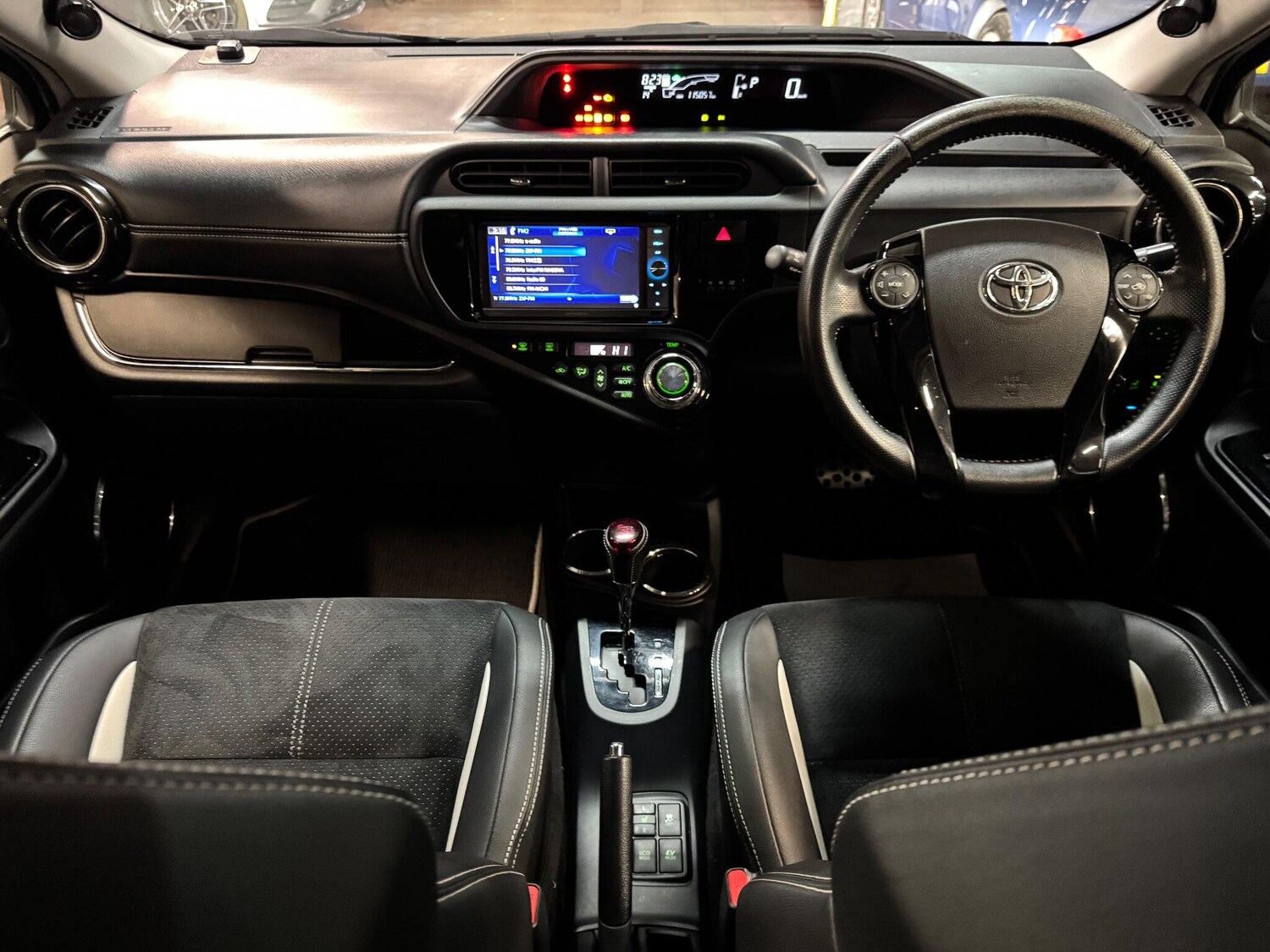 Used Toyota Aqua for sale - 76476560: Photo 31