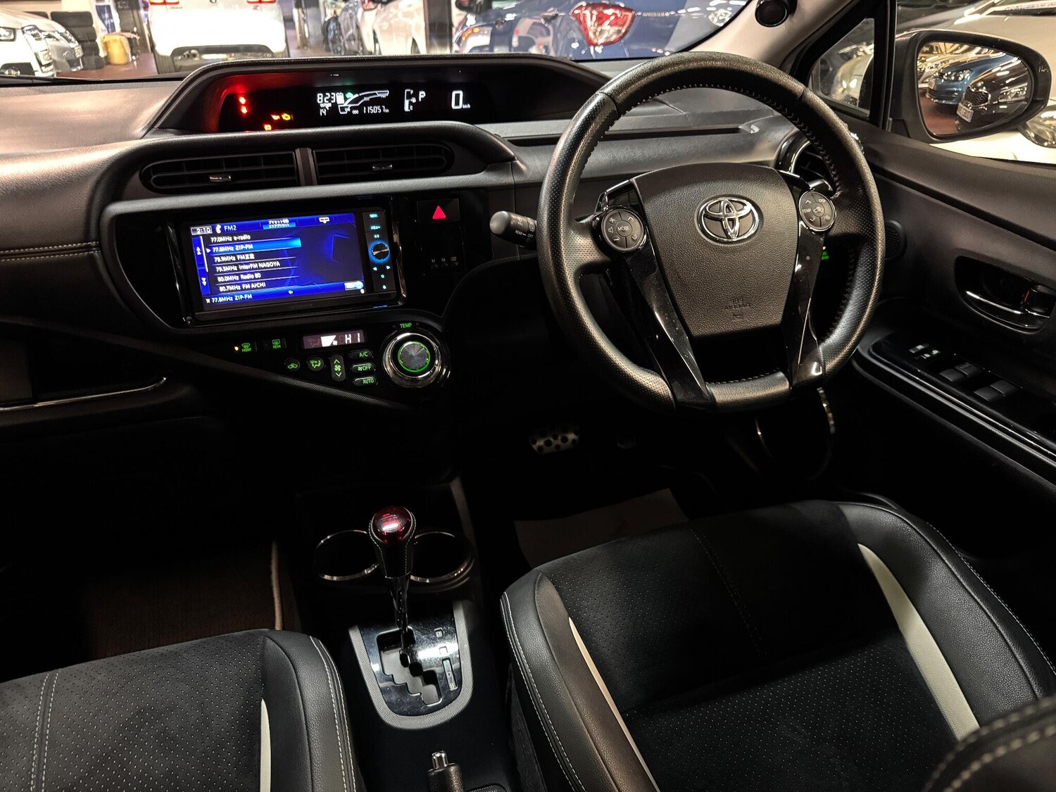 Used Toyota Aqua for sale - 76476560: Photo 32