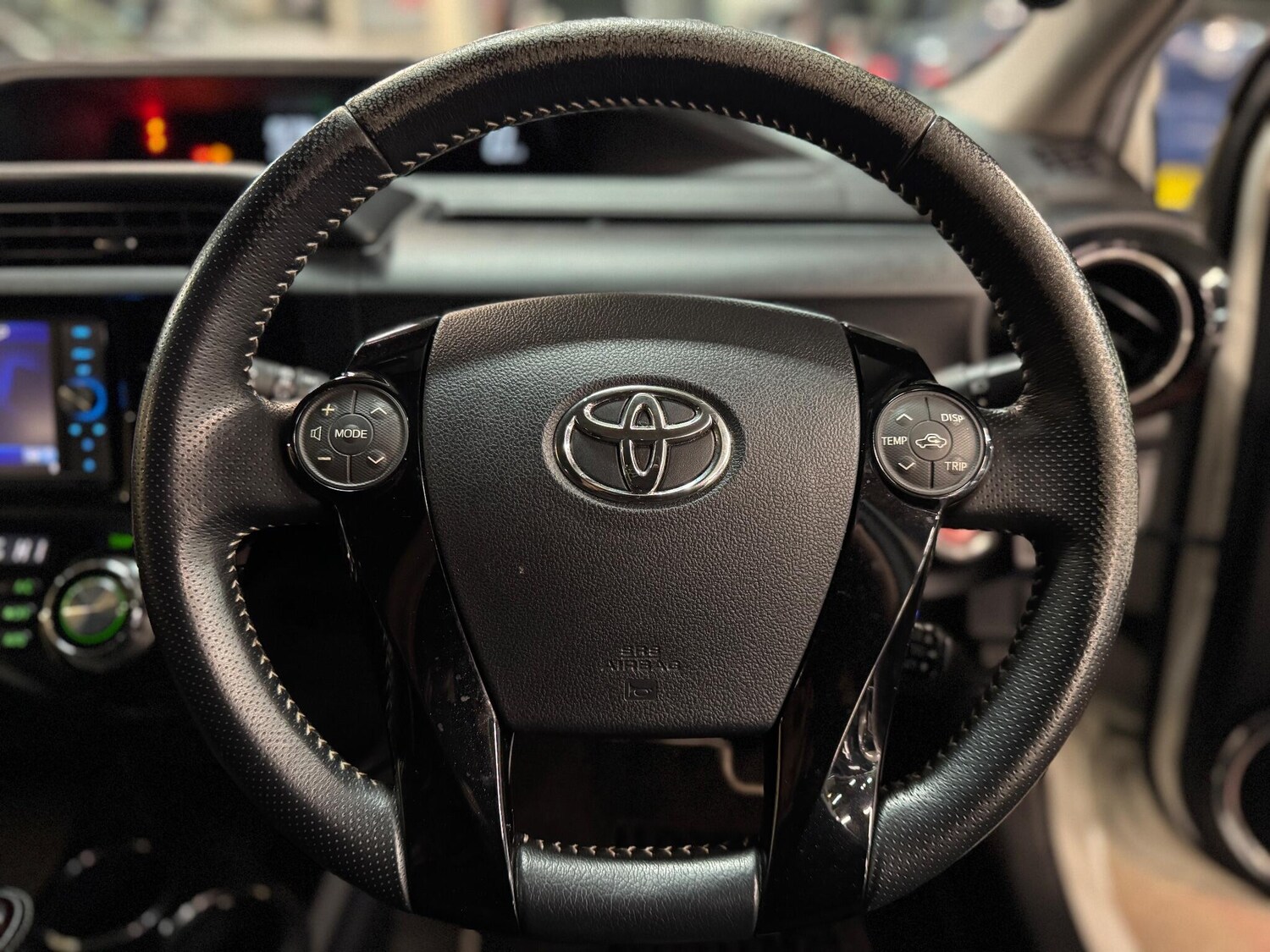 Used Toyota Aqua for sale - 76476560: Photo 33