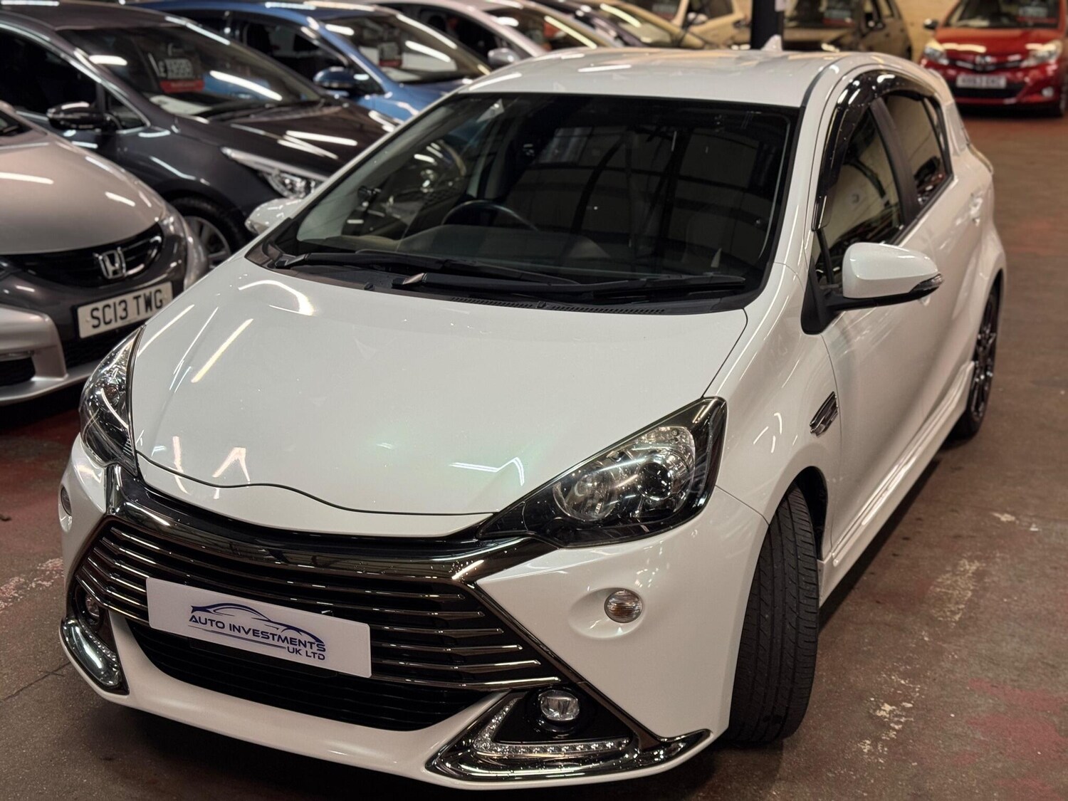 Used Toyota Aqua for sale - 76476560: Photo 8