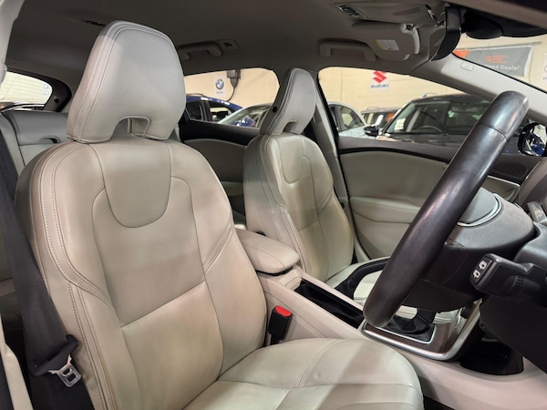 Used Volvo V40 Cross Country for sale - 75577910: Photo 19