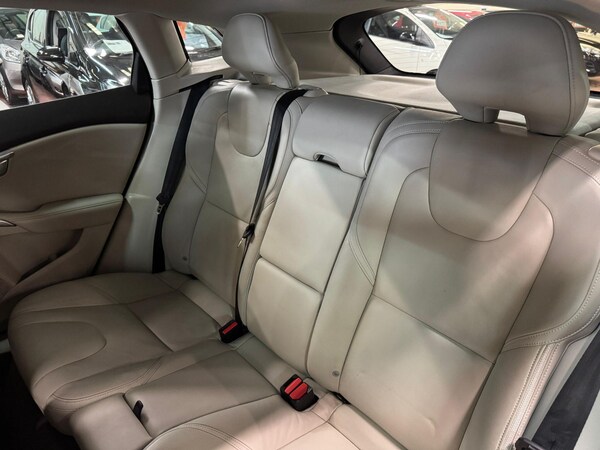 Used Volvo V40 Cross Country for sale - 75577910: Photo 27