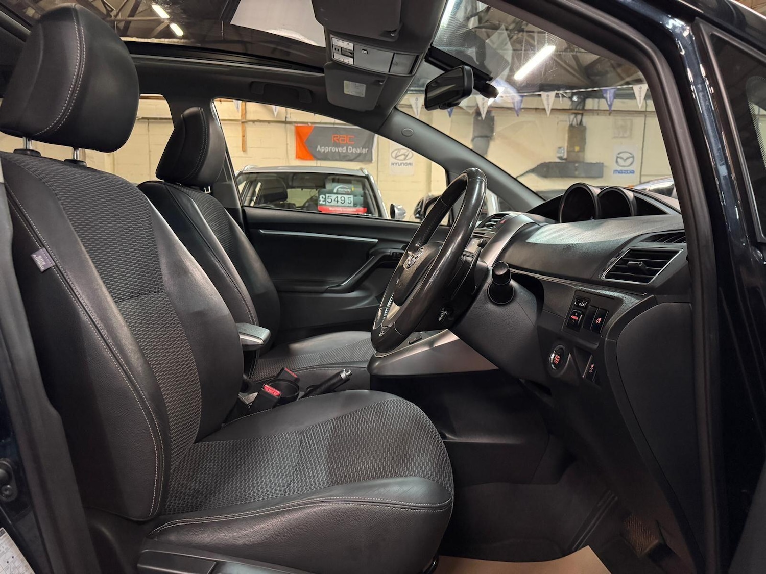 Used Toyota Verso 2015 for sale - 76398397: Photo 17