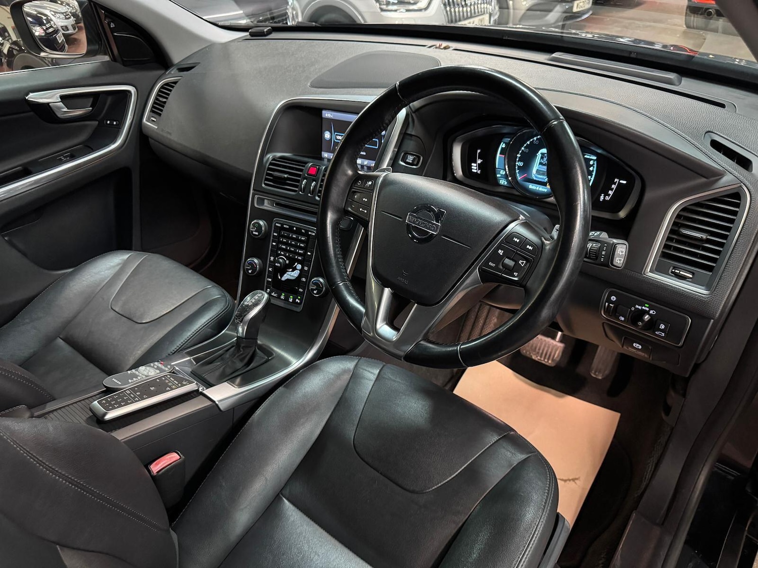 Used Volvo XC60 2025 for sale - 76608234: Photo 18