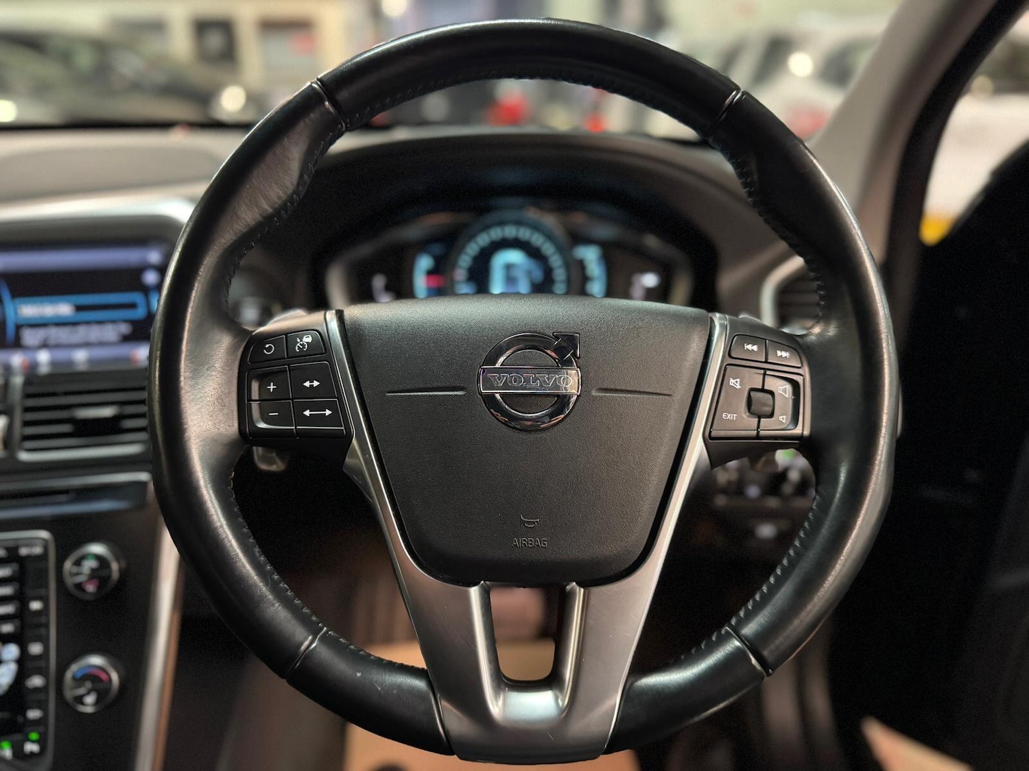 Used Volvo XC60 2025 for sale - 76608234: Photo 36