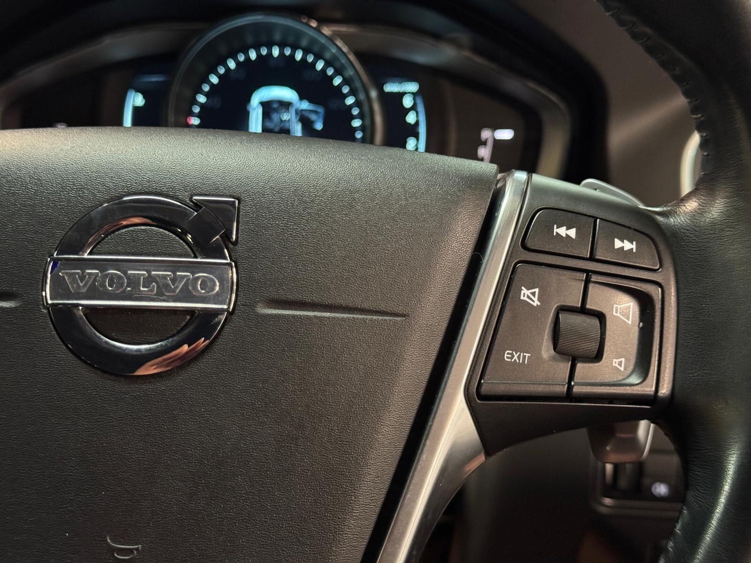 Used Volvo XC60 2025 for sale - 76608234: Photo 37