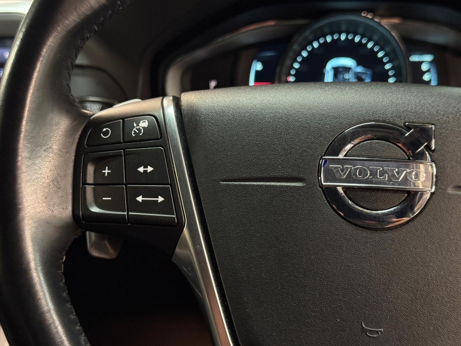 Used Volvo XC60 2025 for sale - 76608234: Photo 38