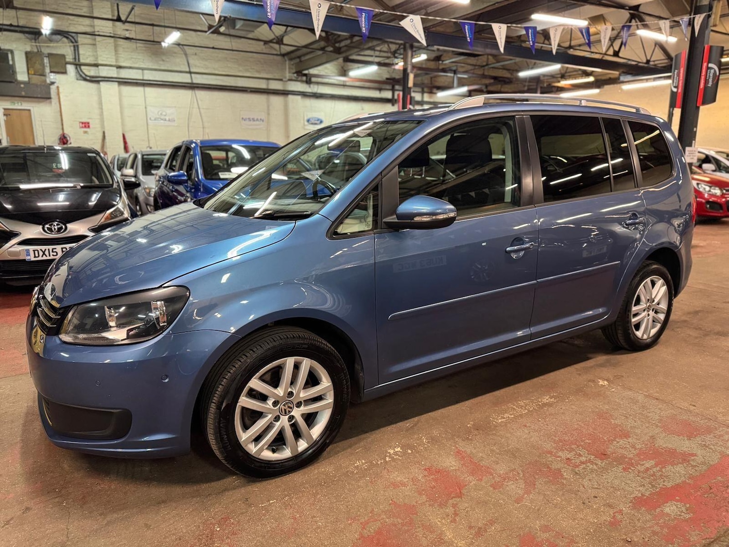 Used Volkswagen Touran 2013 for sale - 77119876: Photo 3