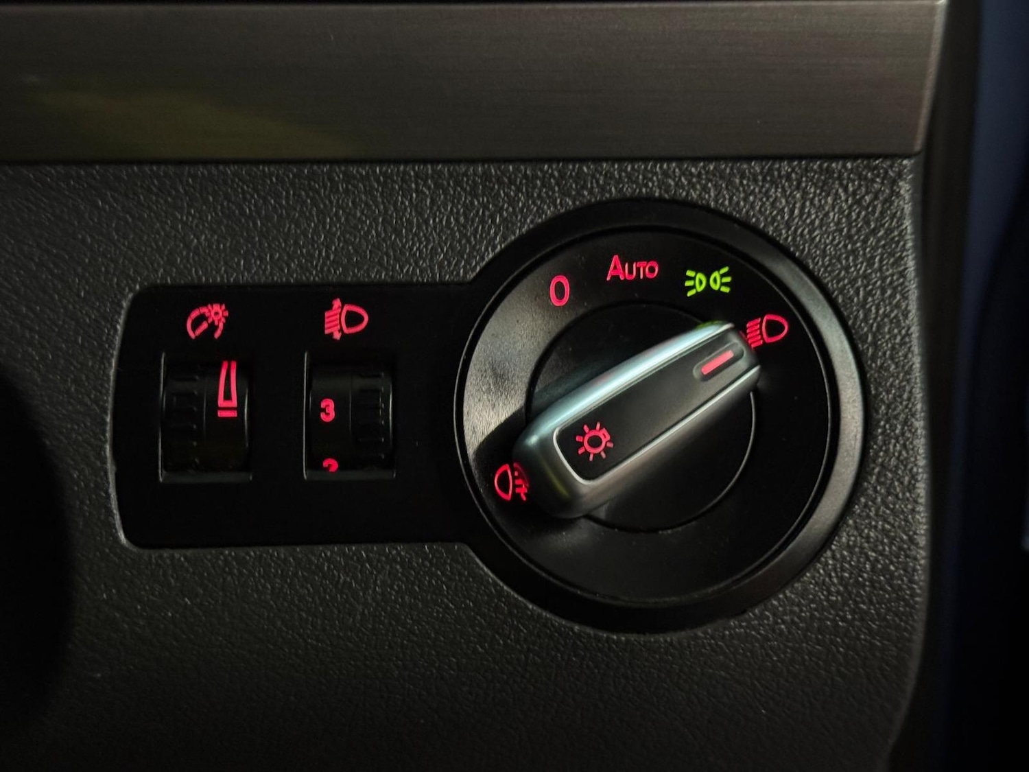 Used Volkswagen Touran 2013 for sale - 77119876: Photo 38