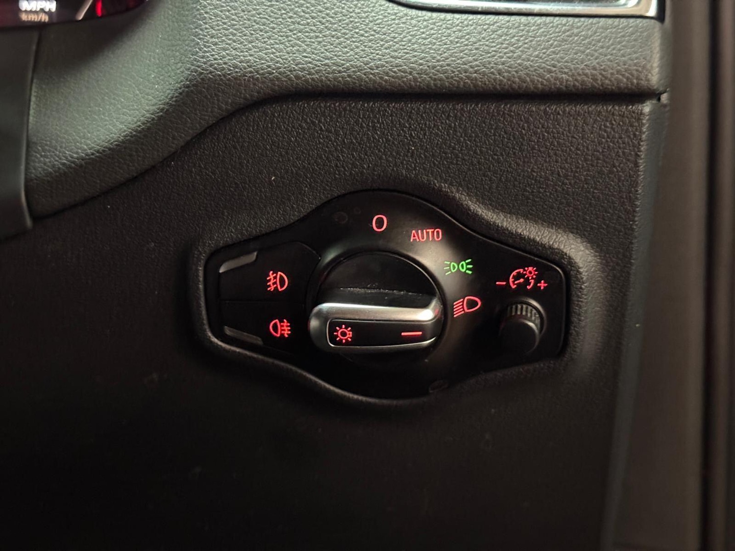 Used Audi Q5 2011 for sale - 77097532: Photo 45