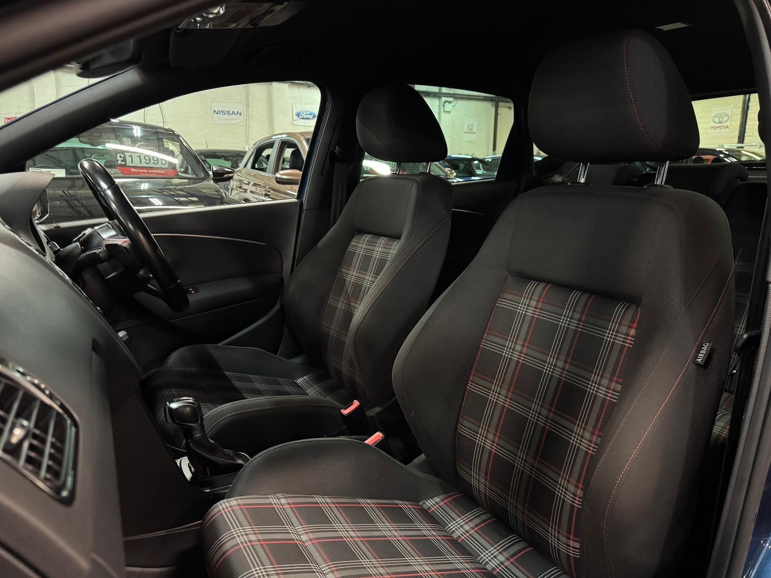 Used Volkswagen Polo 2015 for sale - 76689331: Photo 23